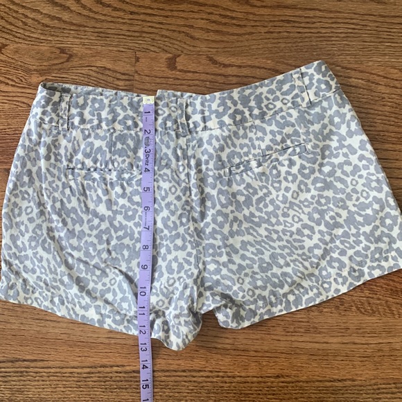 Linen gray leopard print shorts - Picture 4 of 6